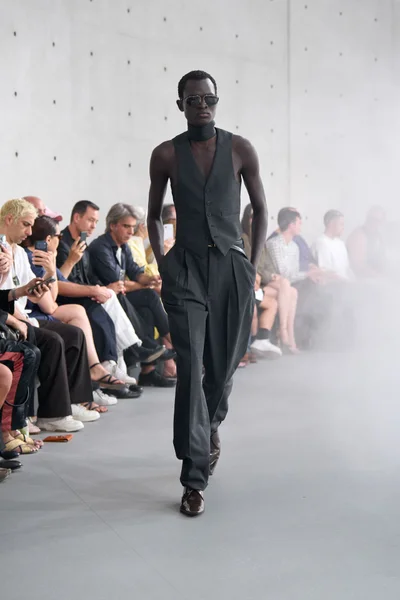 Look 9